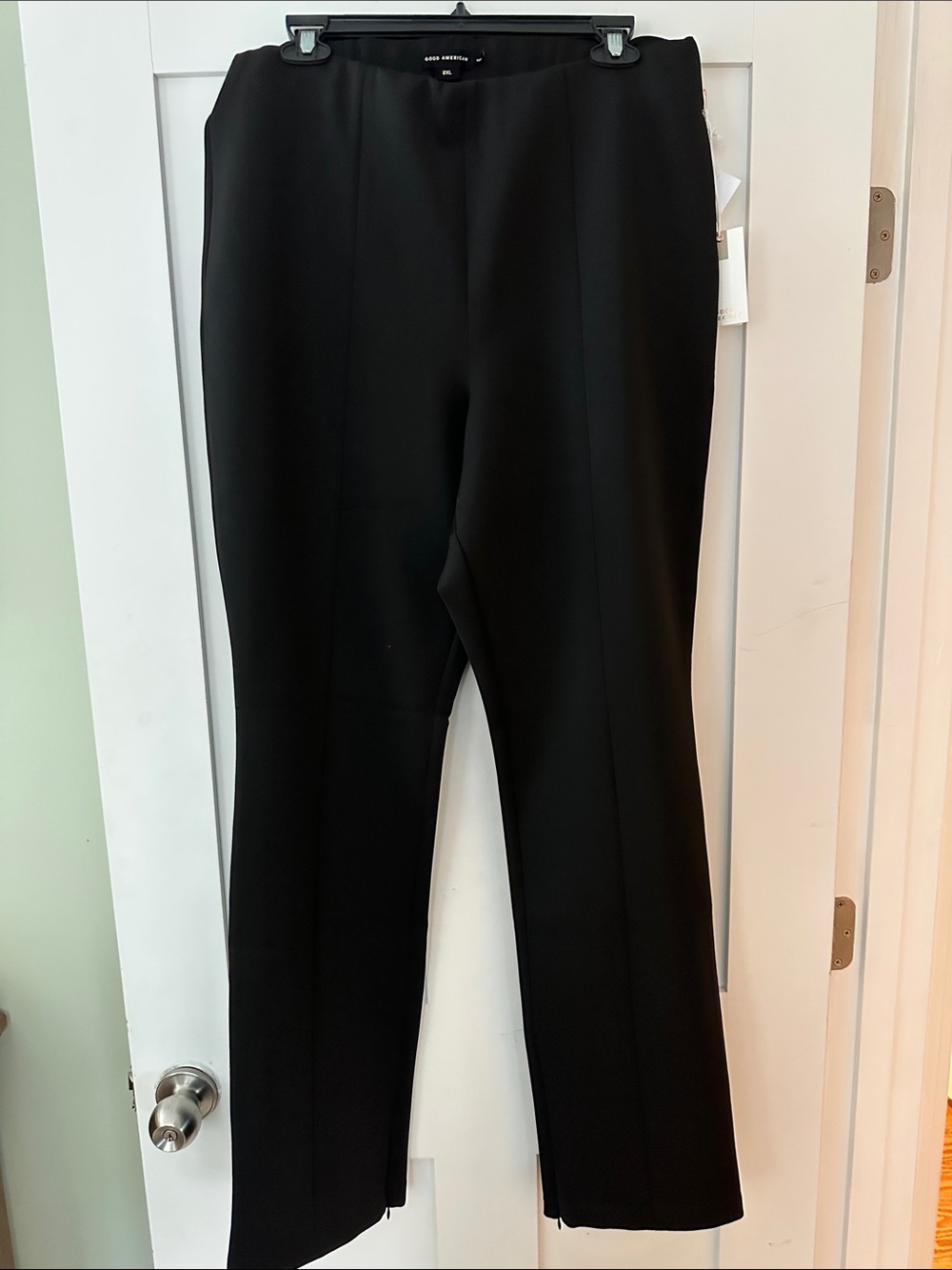 Good American Black Straight-Leg Pull-On Pants 08